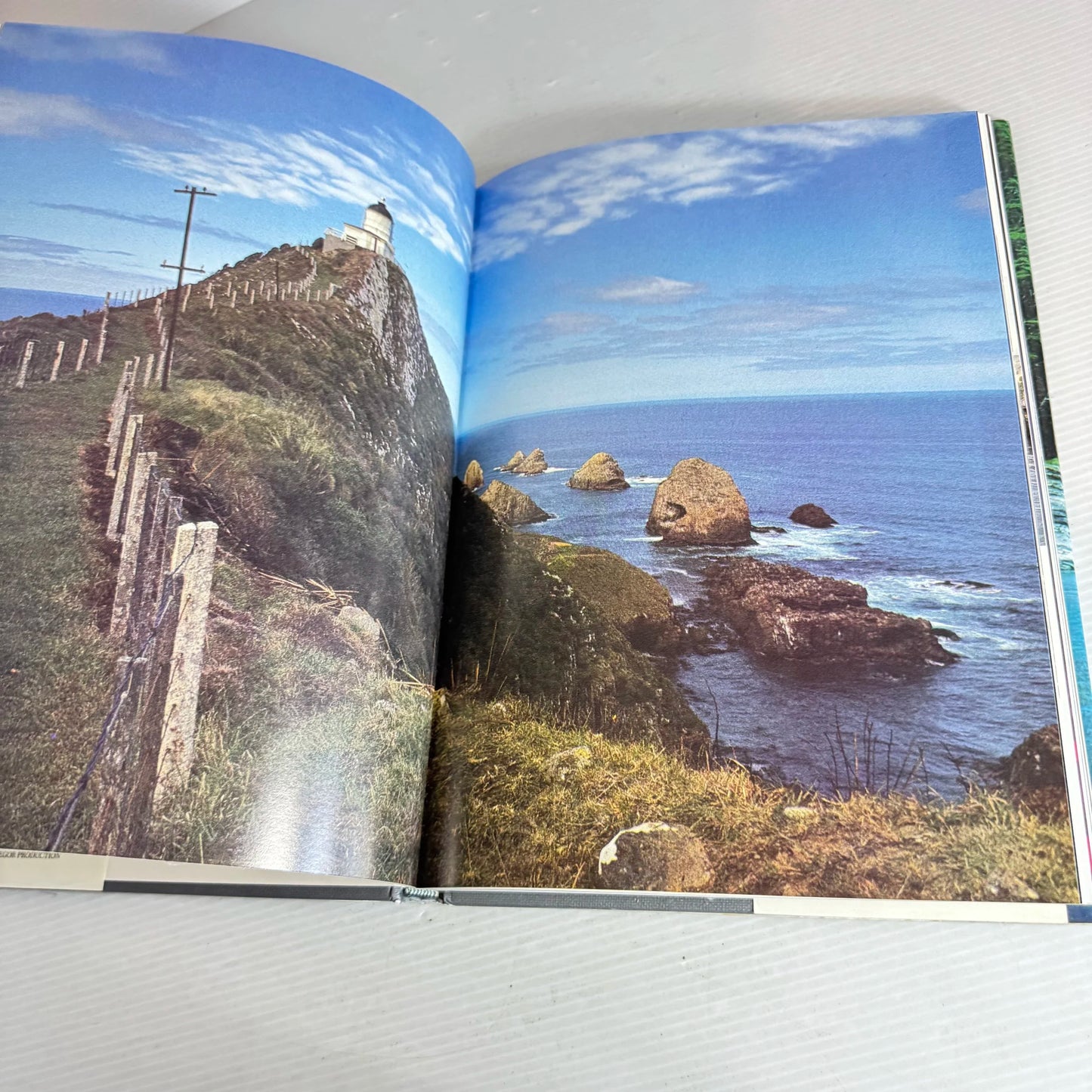 Scenic Hideaways : A guide to exploring some of the less frequented areas of New Zealand