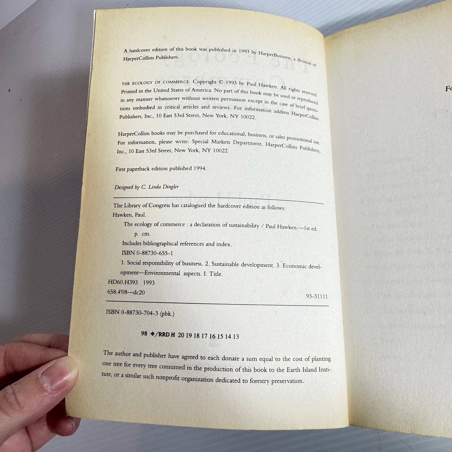 The Ecology of Commerce : A Declaration of Sustainability - Paul Hawken (Vintage 1993)