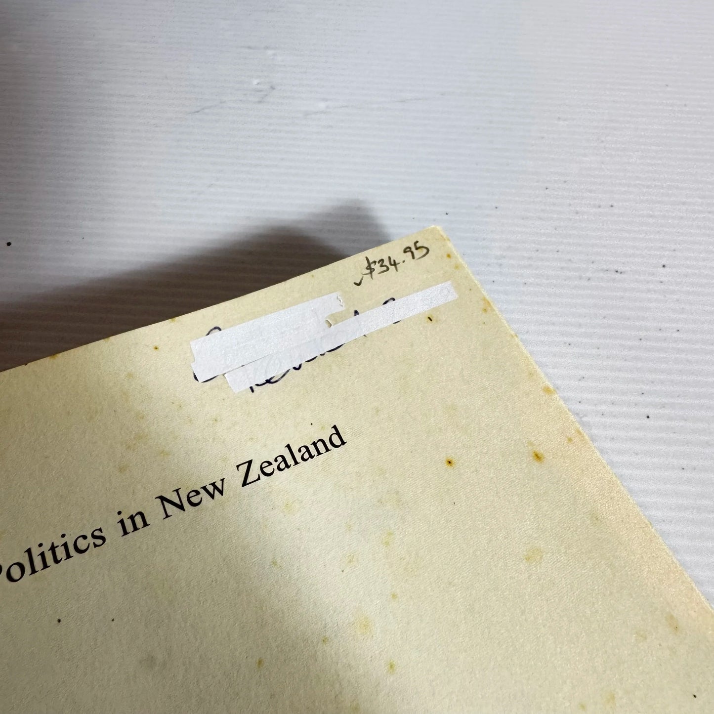 Politics In New Zealand (2nd Ed.) - Richard Mulgan (Vintage 1997)