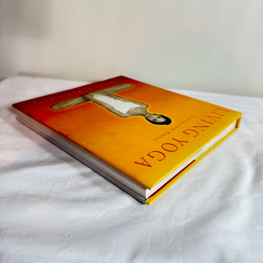 Living Yoga : Creating a Life Practice - Christy Turlington