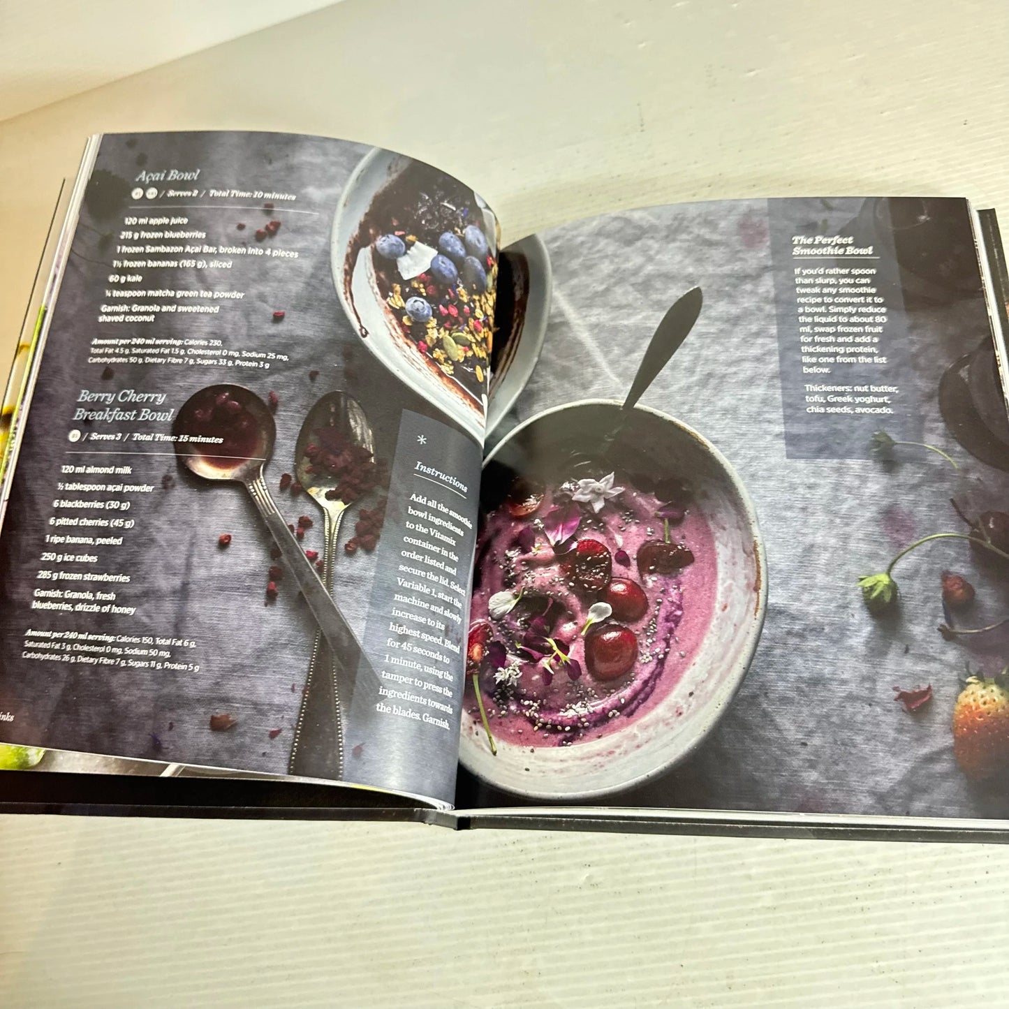 Simply Blending : Quick and Easy Whole-Food Recipes for Every Meal - Vitamix