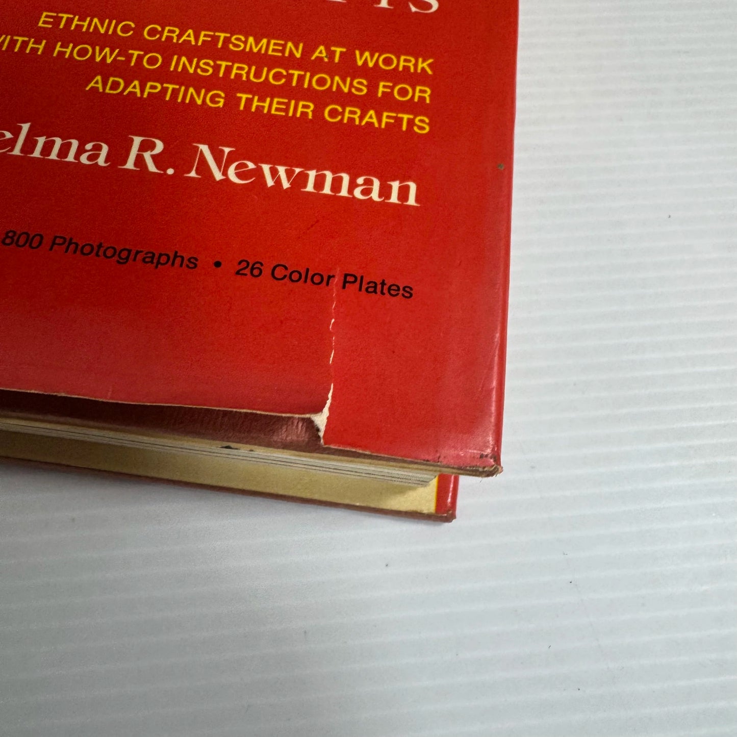 Contemporary Southeast Asian Arts and Crafts - Thelma R. Newman (Vintage 1977)