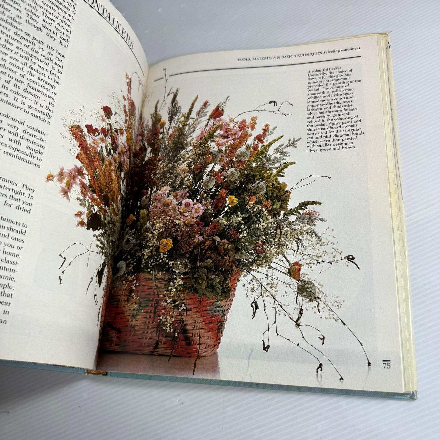 The Complete Book of Dried Flowers - Malcolm Hillier & Colin Hilton (Vintage 1986)