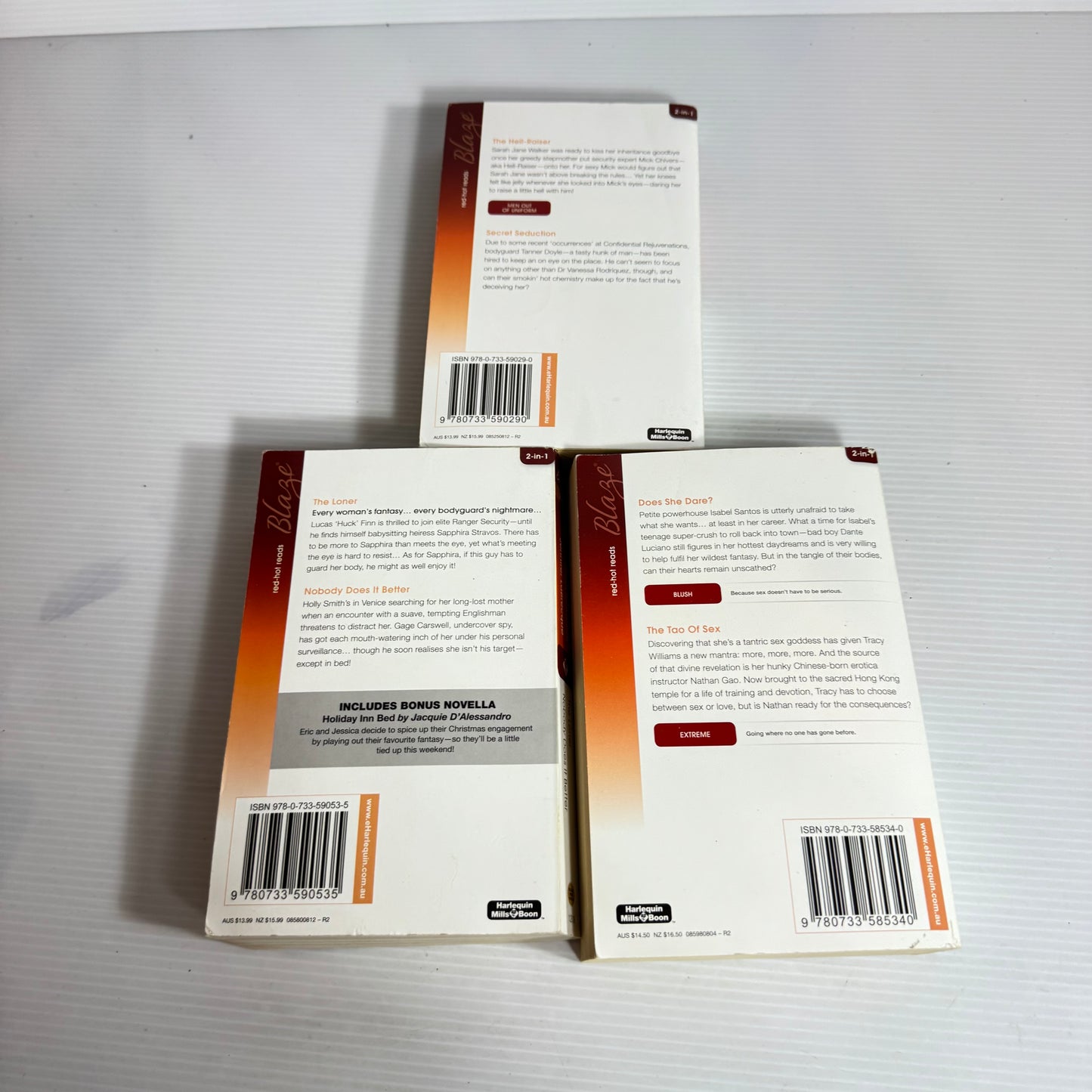 Mills & Boon Blaze Book Bundle x 3 Books 6 x Stories (2396)