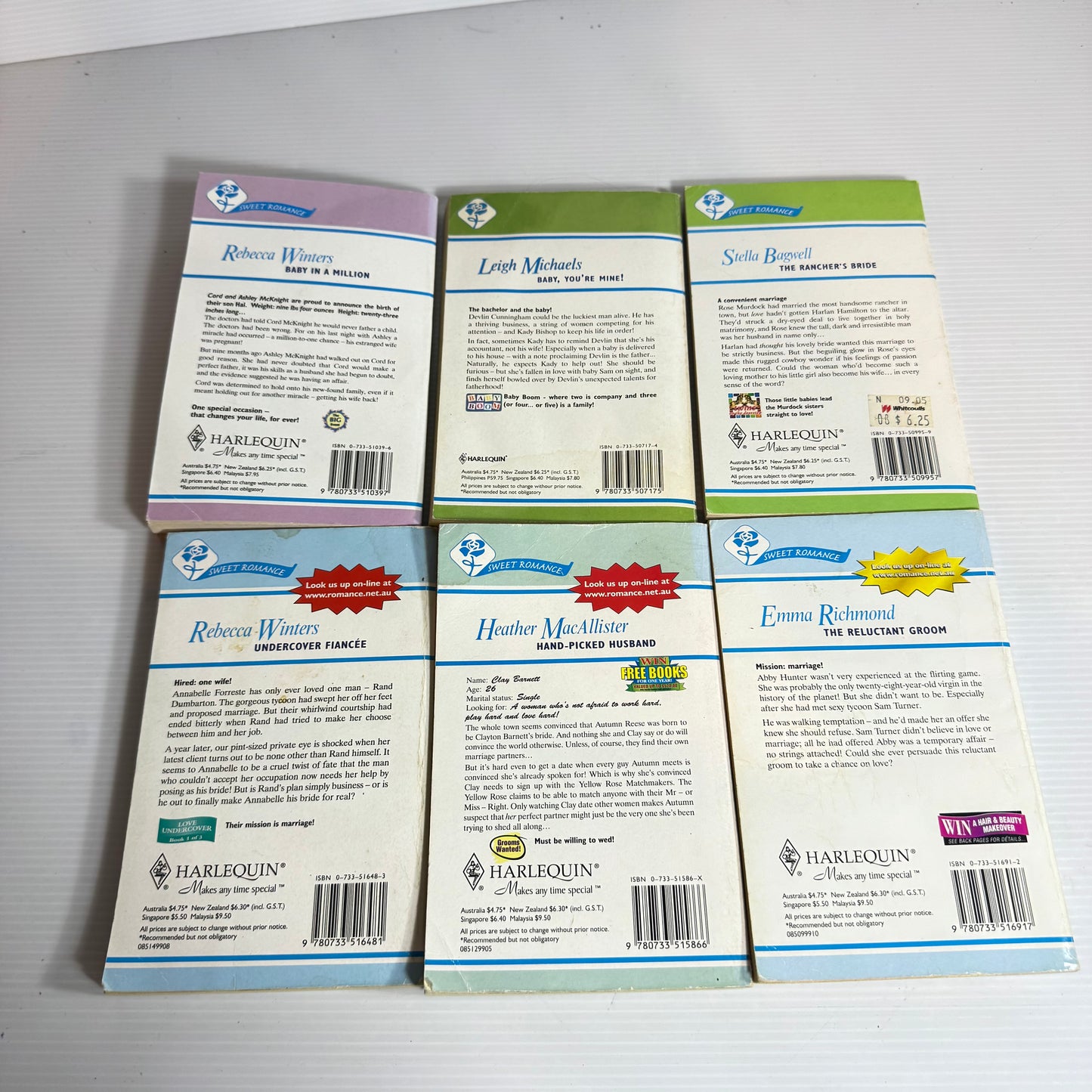 Mills & Boon Vintage Book Bundle x 6 Books (2376)