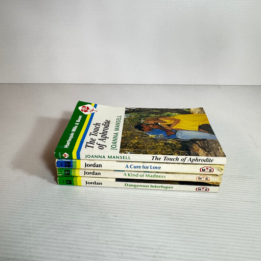 Mills & Boon Vintage Book Bundle x 4 Books (2407)