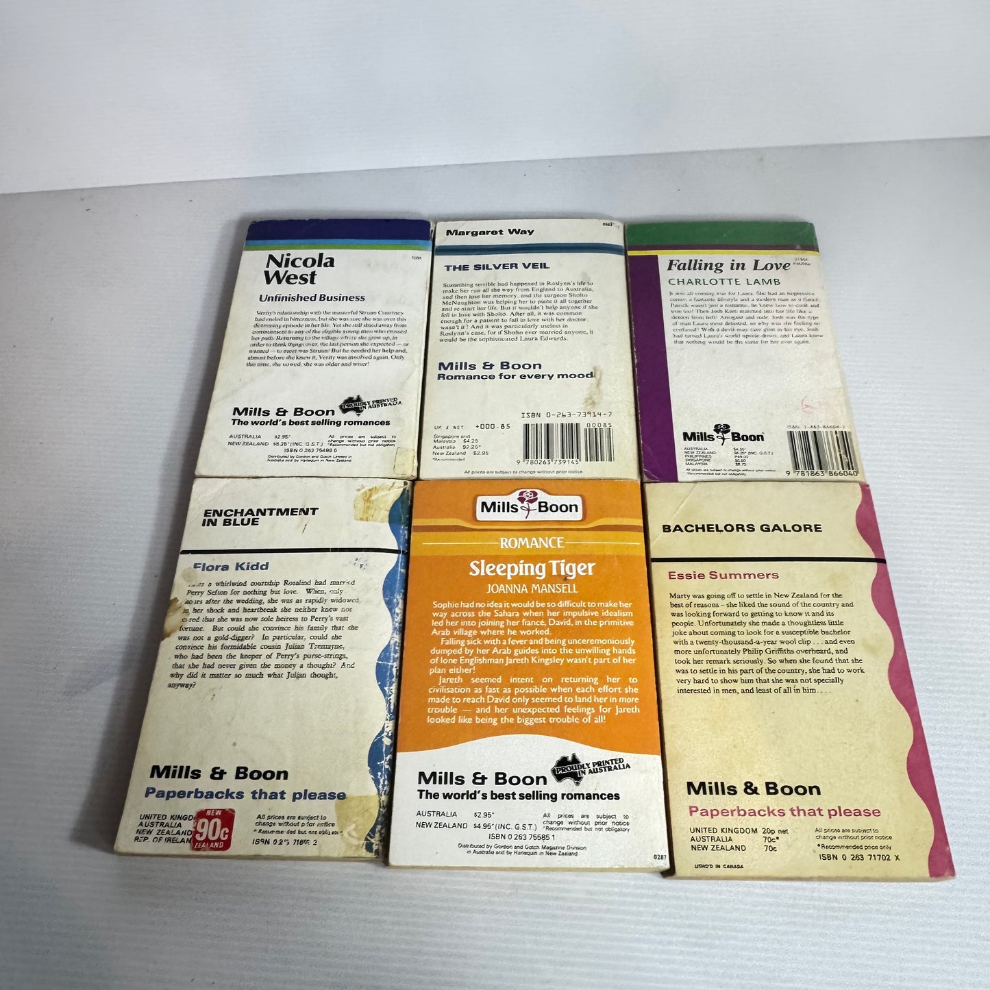Mills & Boon Vintage Mixed Themed Book Bundle x 6 Books (2424)