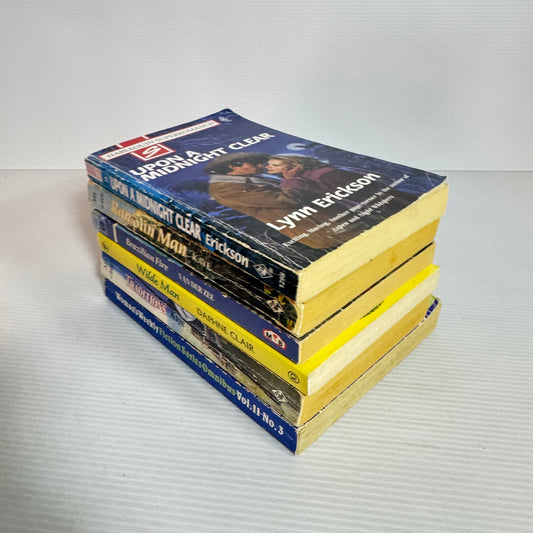 Harlequin and Mills & Boon Vintage Mixed Theme Book Bundle x 6 Books(2412)