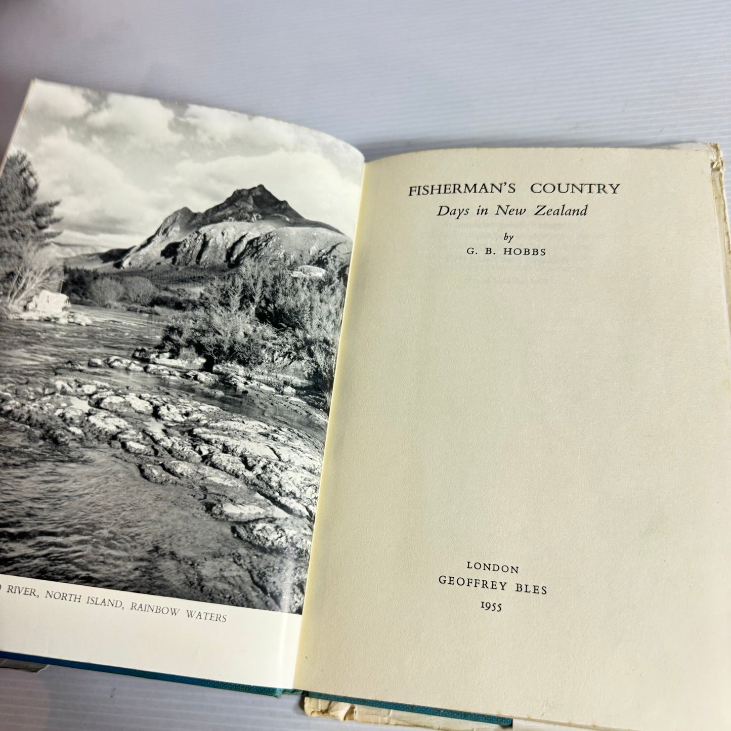 Jim Henderson Vintage Book Bundle x 2 : Open Country (1965) & Return to Open Country (1967) (2923)