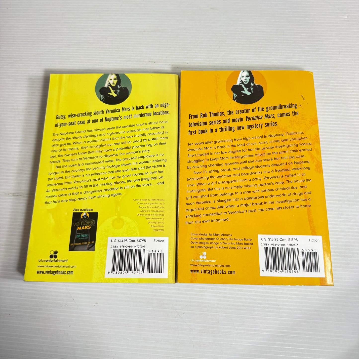Veronica Mars Book Bundle x 2 : The Thousand Dollar Tan Line & Mr. Kiss and Tell (2813)