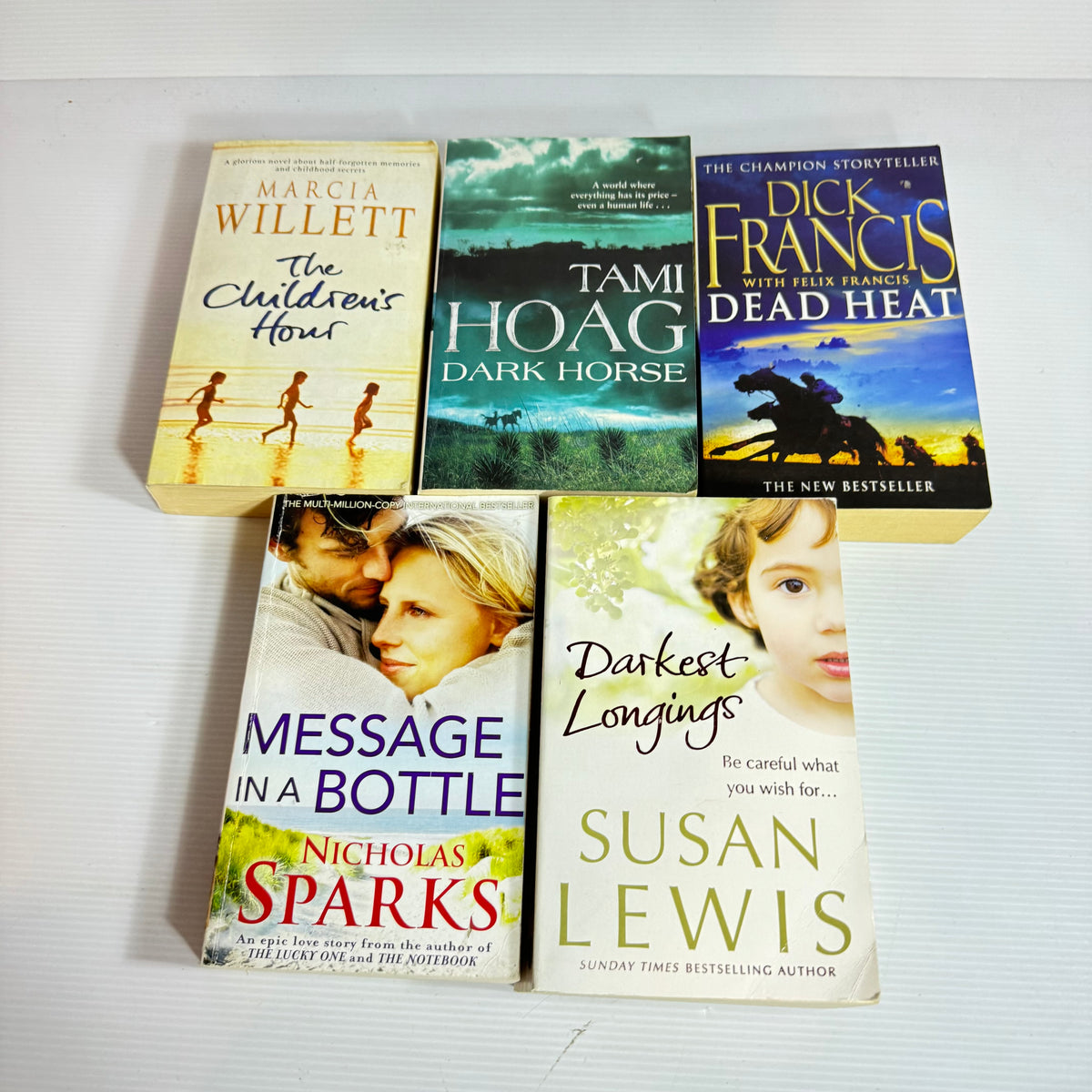 Mystery Thriller Bundle x 5 : Dark Horse - Tami Hoag, The Children's Hour - Marcia Willett, Dead Heat - Dick Francis, Darkest Longings - Susan Lewis, Message in a Bottle - Nicholas Sparks(3378)