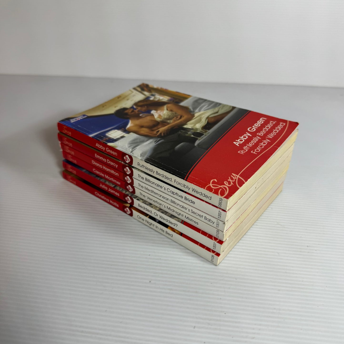 Mills & Boon Sexy Book Bundle x 6 Books (3168)