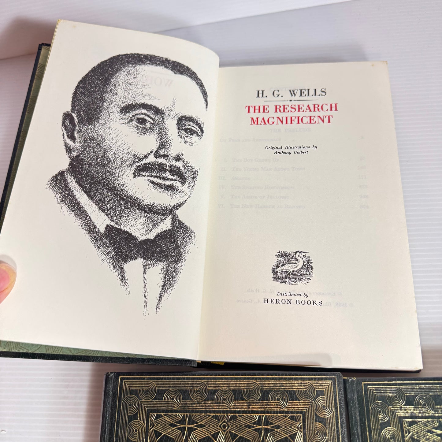 H.G. Wells Book Bundle x 3 Books 4 x Stories (Vintage 1969) (2523)