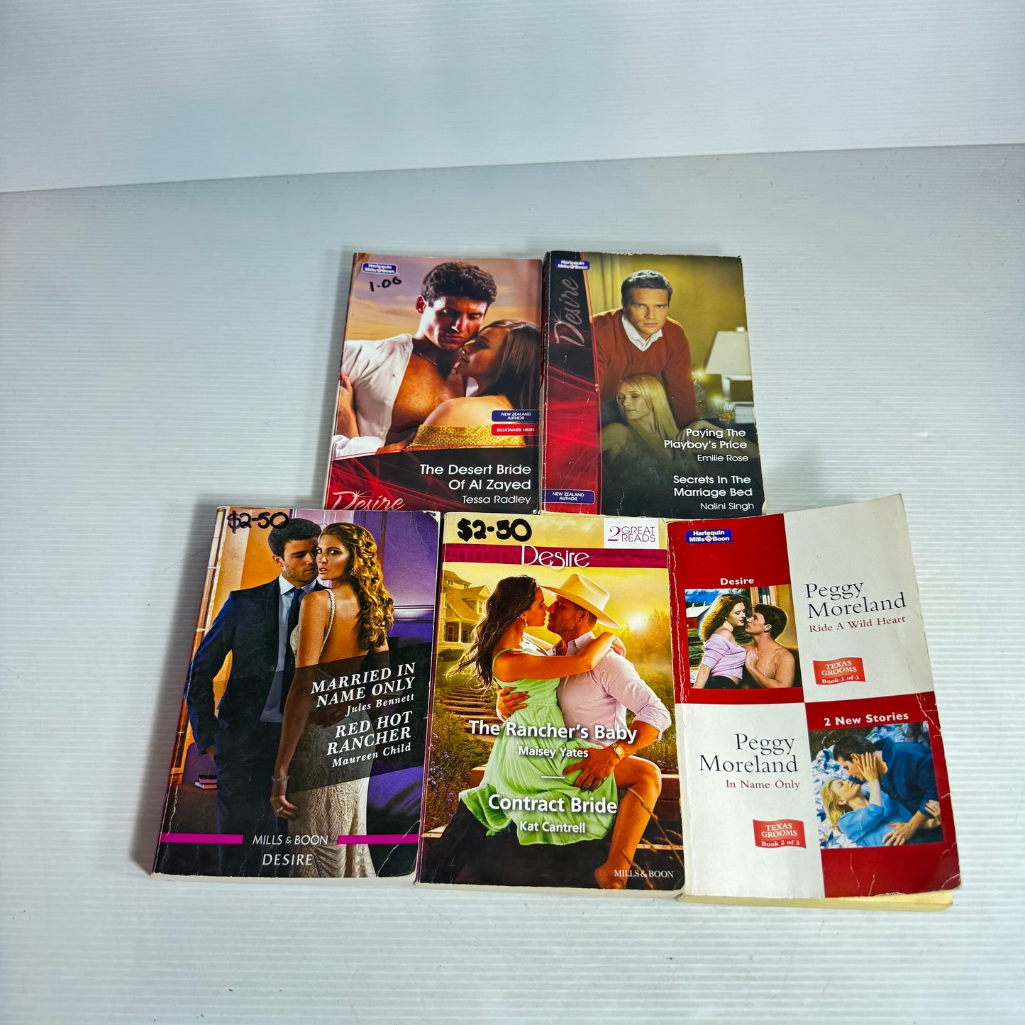 Mills & Boon Desire Book Bundle x 5 Books 9 Stories (3013)