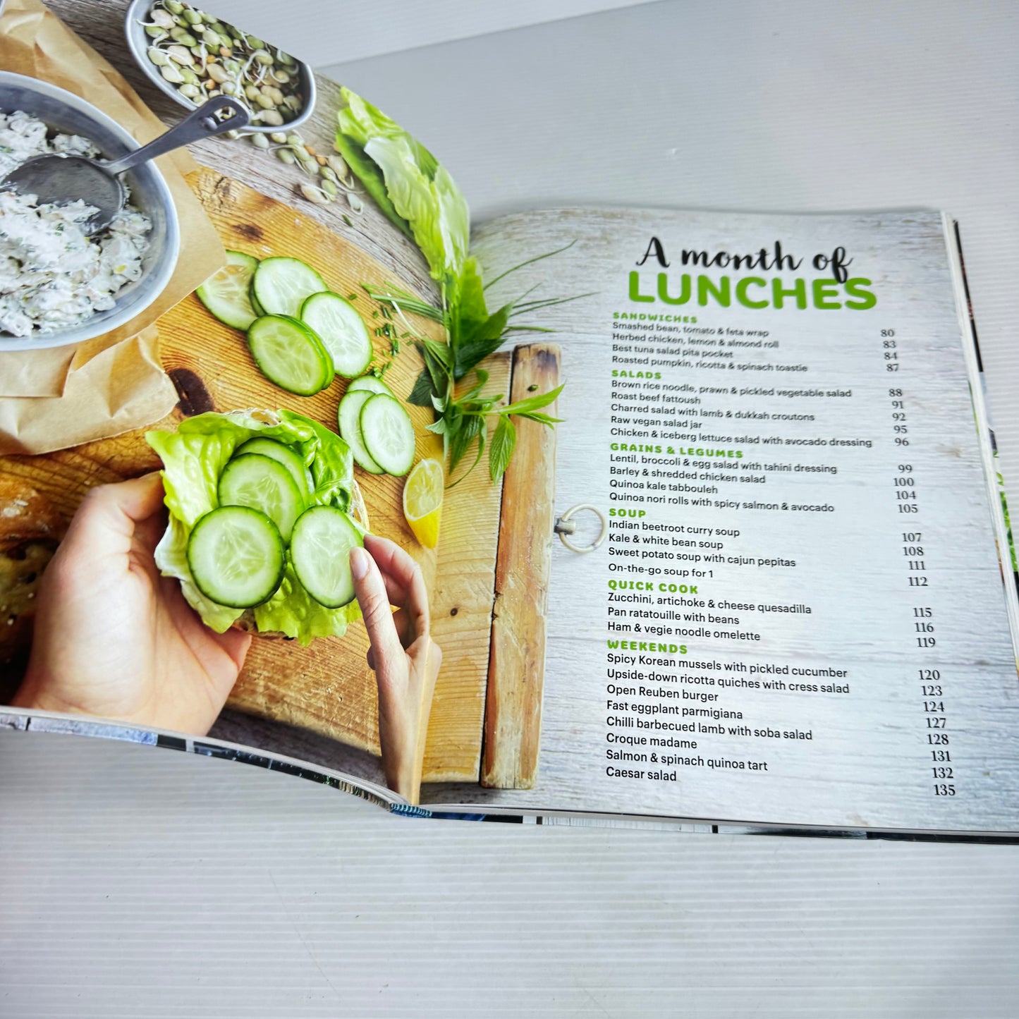 Weight Watchers Cookbook Bundle x 3 Books : The Essential WW Freestyle Cookbook, The Program Cookbooks, (2808)