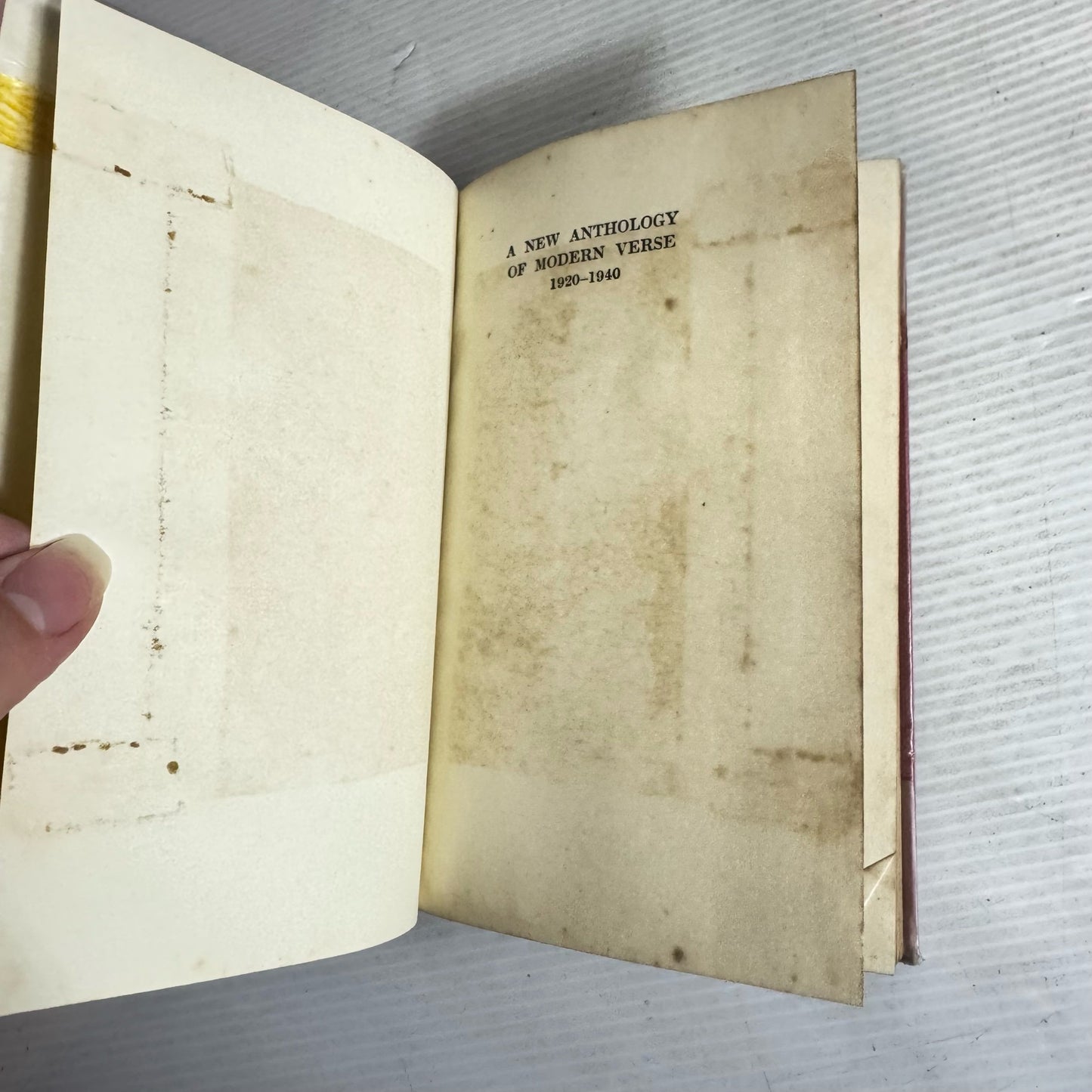 A New Anthology Of Modern Verse 1920-1949 - C. Day Lewis and L. A. G. Strong (Vintage 1960)