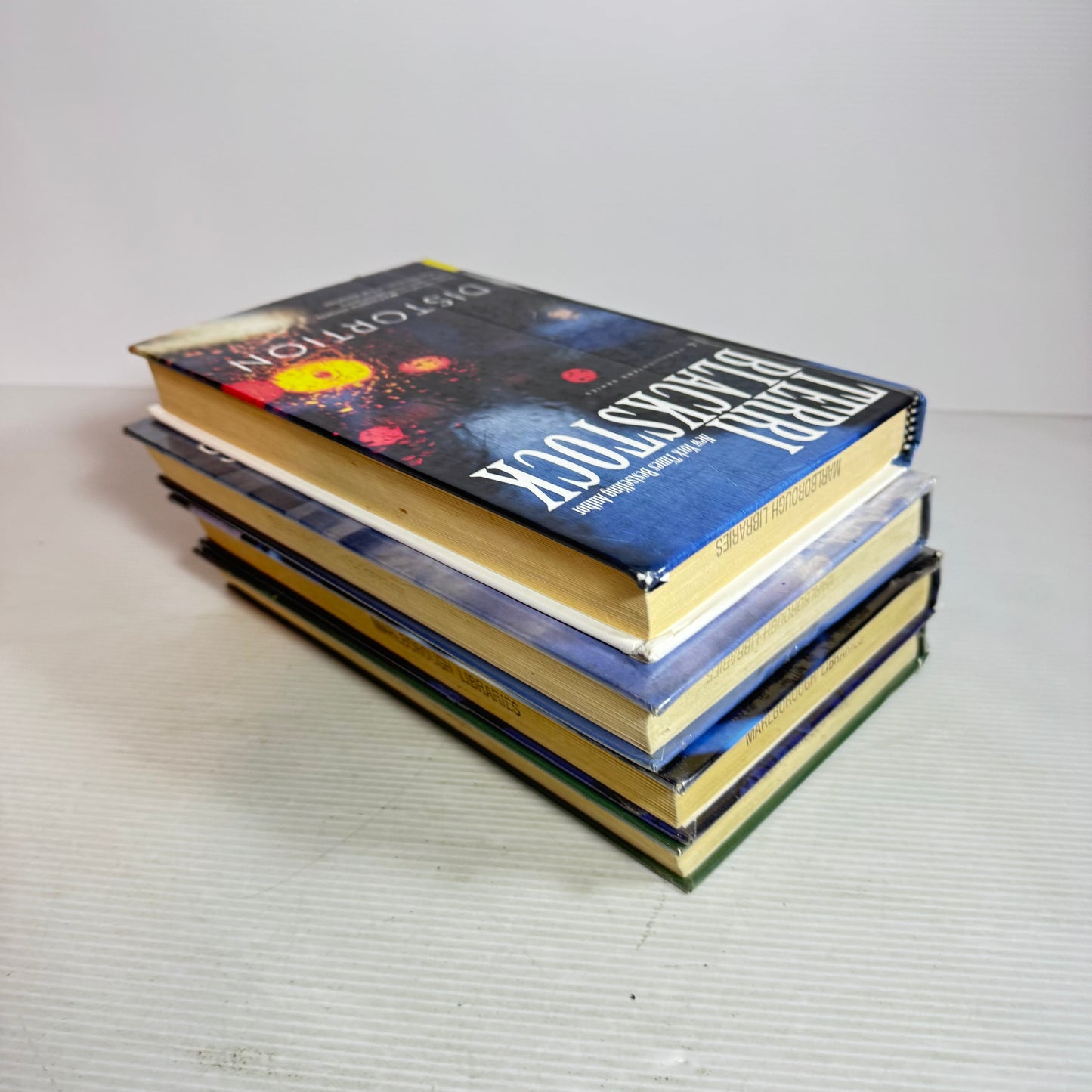 Large Print Crime Mystery Book Bundle x 4 : Distortion, Blood & Sangria, The Unseen, Anger Man(2868)
