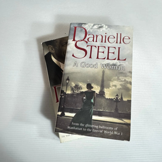 Danielle Steel Romance Book Bundle x 2 : A Good Woman & Rogue (2176)