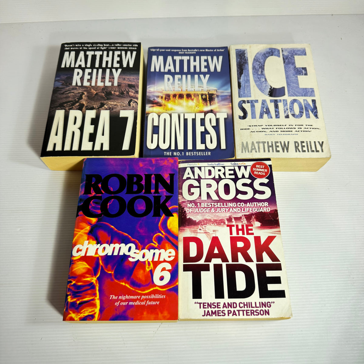 Crime Action Bundle x 5 : Area 7, Contest & Ice station - Matthew Reily, The Dark Tide - Andrew Cross, Chromosome 6 - Robin Cook(3433)