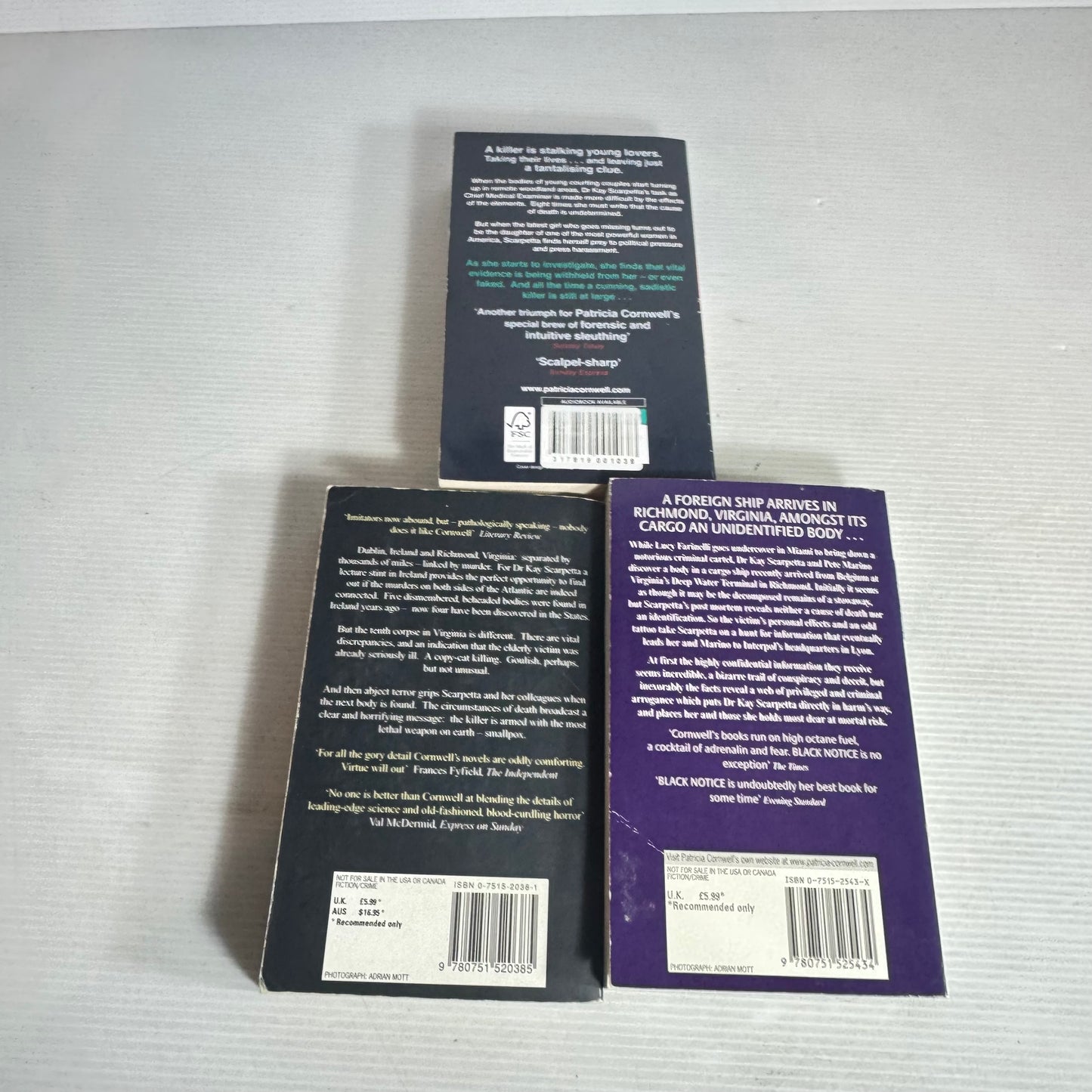 Patricia Cornwell Small Paperback Bundle x 3 : All That Remains, Unnatural Exposure, Black Notice (2978)