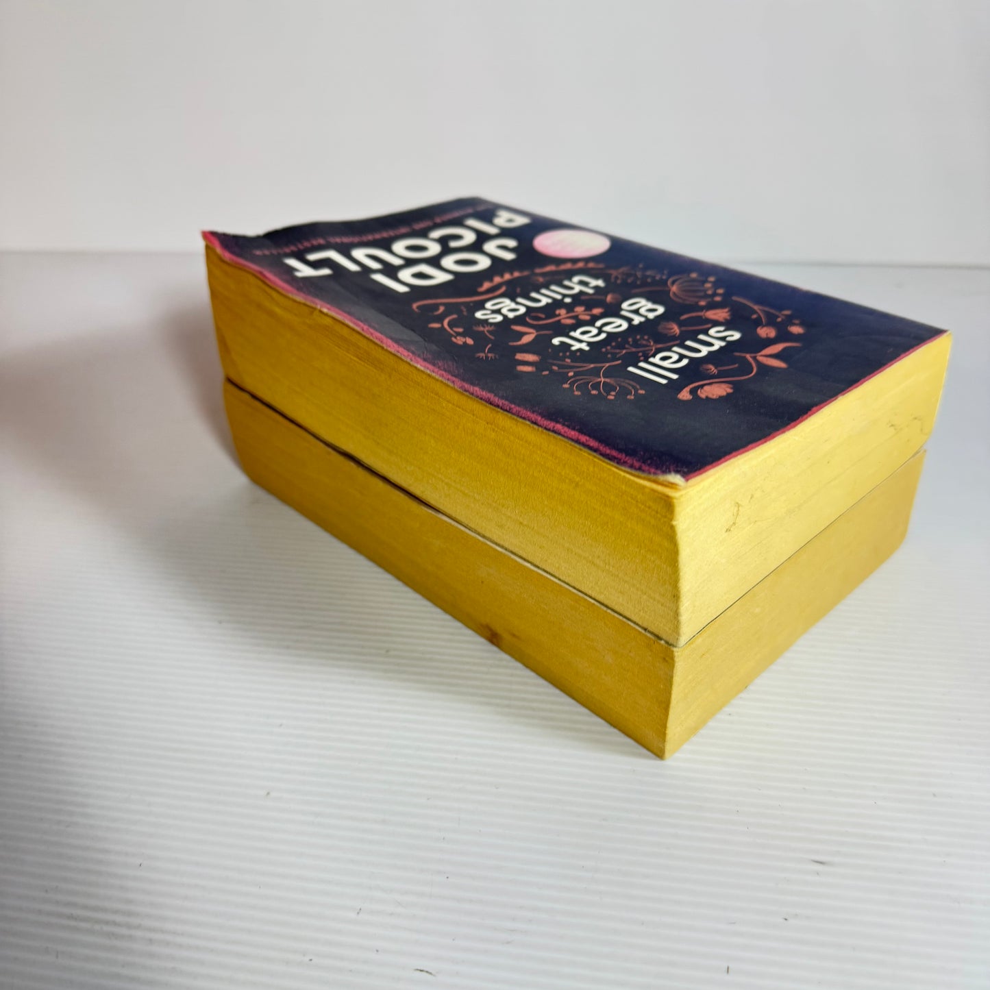 Jodi Picoult Book Bundle x 2 : Small Great Things & Plain Truth (3134)