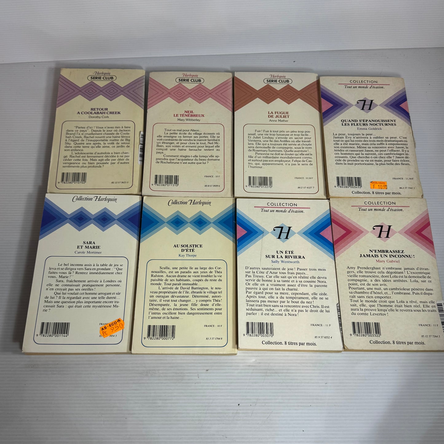 French Language Mills & Boon Book Bundle x 16 Books (2571)