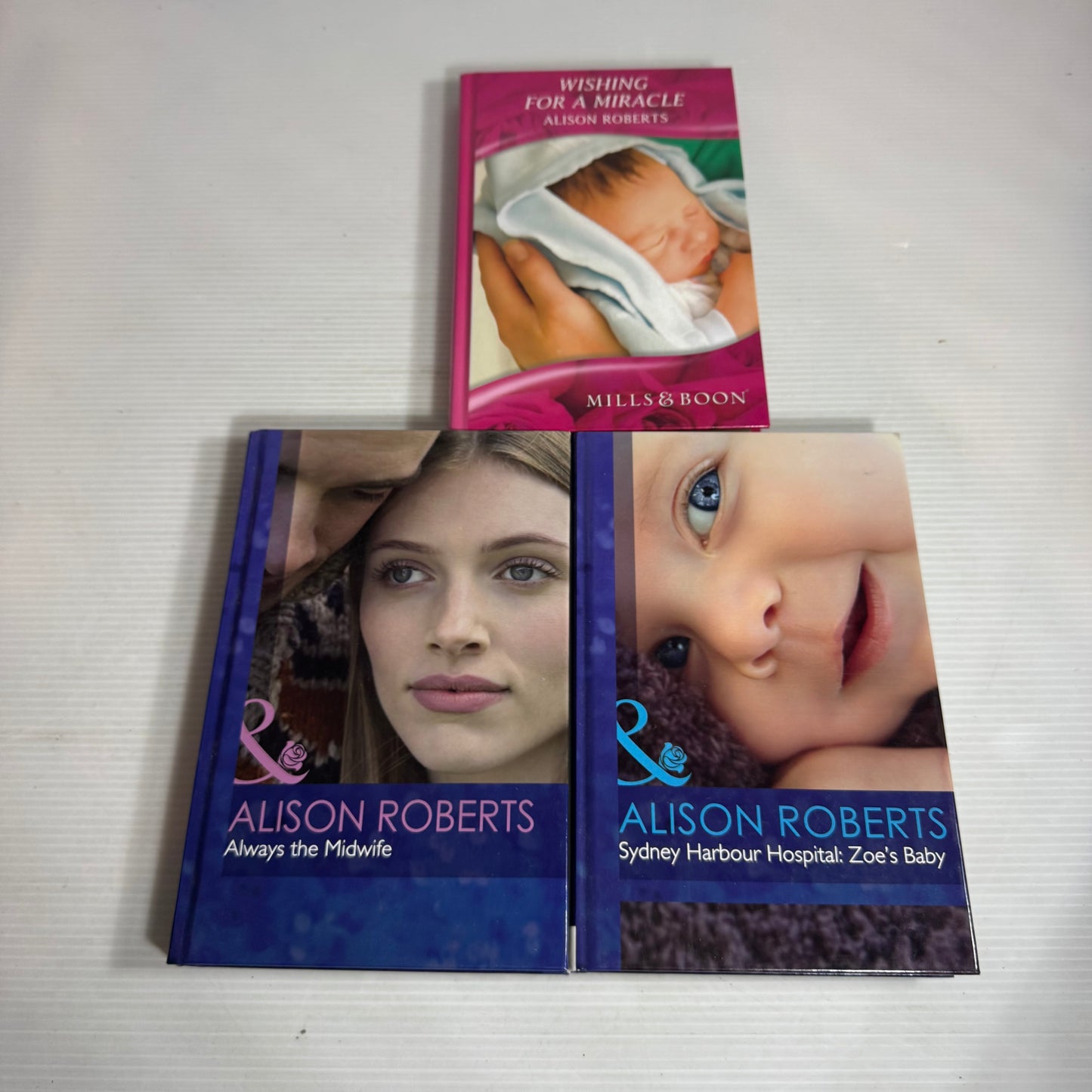 Mills & Boon Alison Roberts Hardcover Book Bundle x 3 Books (2592)