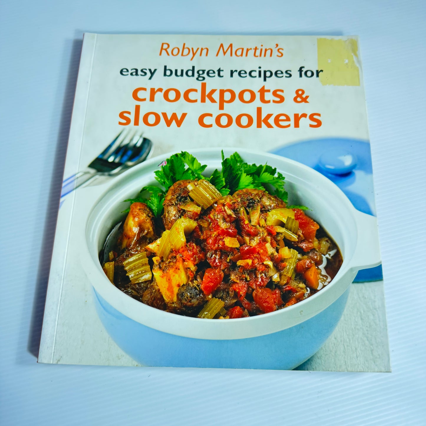 Robyn Martin Cookbook Bundle x 2 : Easy Budget Recipes for Crockpots & Slow Cookers, Simply Delicious Recipes for Crockpots & Slow Cookers (3067)