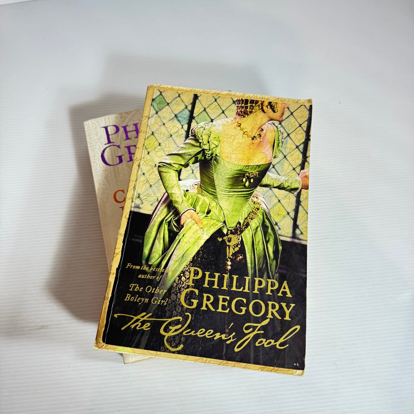 Philippa Gregory Book Bundle x 2 : The Constant Princess & The Queen's Fool (2433)