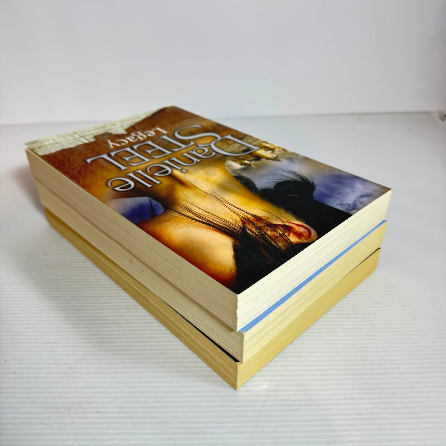 Danielle Steel Book Bundle x 3 : Legacy, Bungalow 2, Honour Thyself (2440)