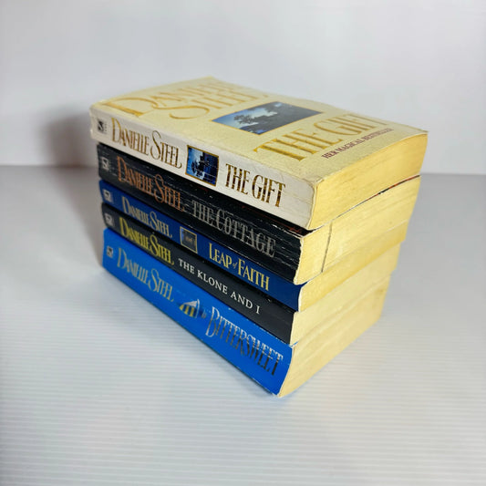 Danielle Steel Book Bundle x 5 Books : Leap of Faith, The Cottage, The Gift, The Klone and I, Bittersweet