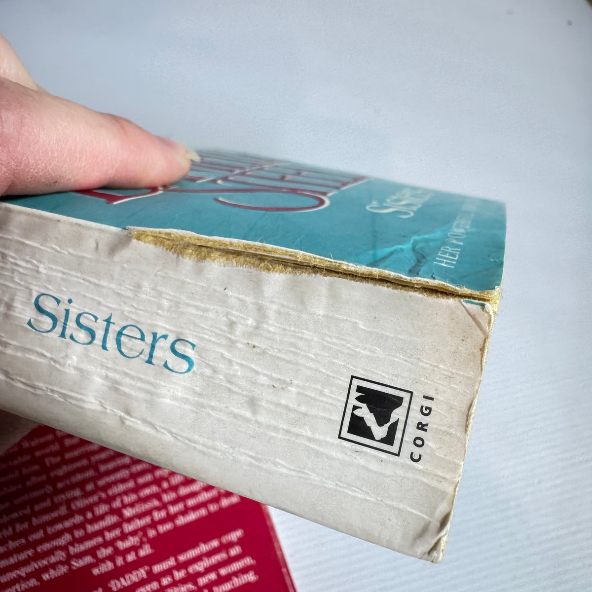 Danielle Steel Bundle x 4 : Sisters, The Gift, daddy, Crossings (3428)
