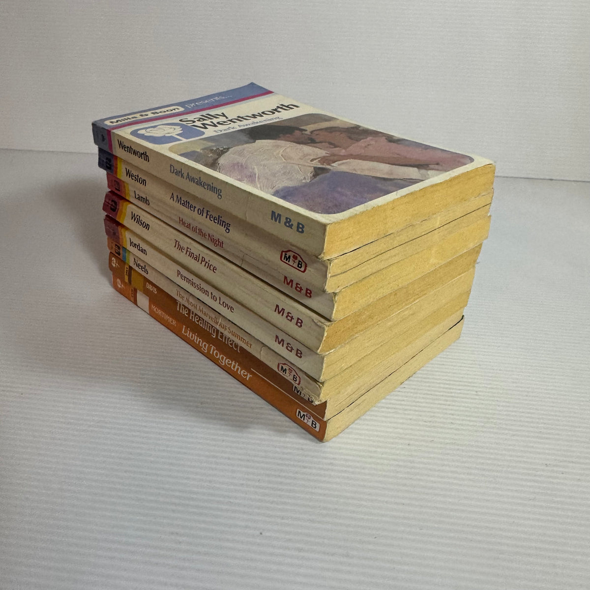 Mills & Boon Vintage Book Bundle x 8 Books (3287)