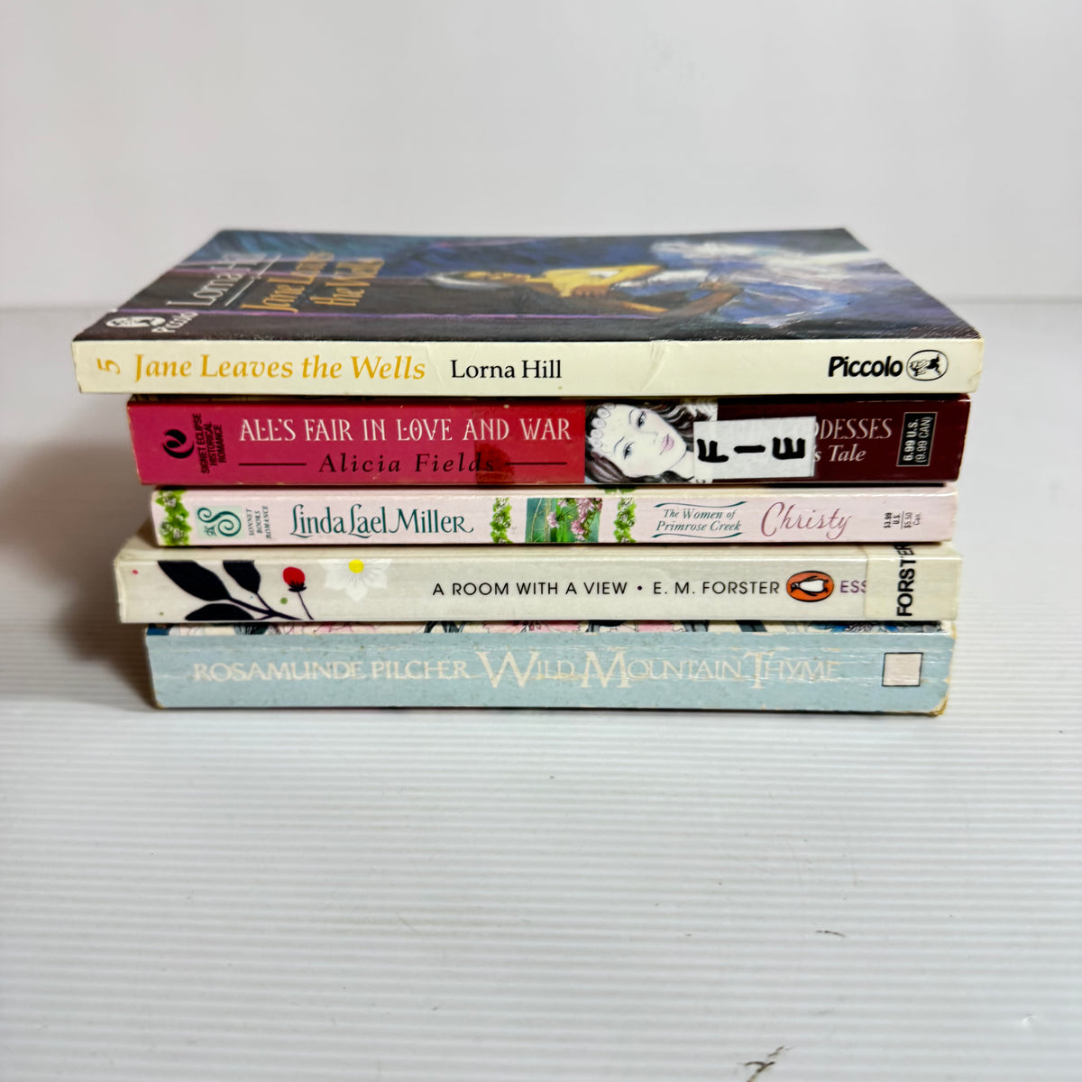 Romance Bundle x 5 : Alee's Fair In Love and War - Alicia Fields, The Women of Primrose Creek - Linda Lael Miller, A Room With A View - E.M. Forster, Jane Leaves the Wells - Lorna Hill, Wild Mountain Thyme - Rosamunde Pilcher(3358)
