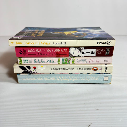 Romance Bundle x 5 : Alee's Fair In Love and War - Alicia Fields, The Women of Primrose Creek - Linda Lael Miller, A Room With A View - E.M. Forster, Jane Leaves the Wells - Lorna Hill, Wild Mountain Thyme - Rosamunde Pilcher(3358)