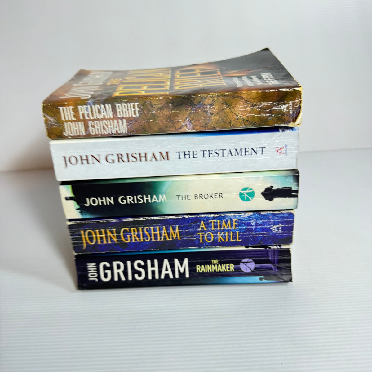 John Grisham Bundle x 5 : The Broker, The Testament, The Pelican Brief, A Time To Kill, The Rainmaker (3435)