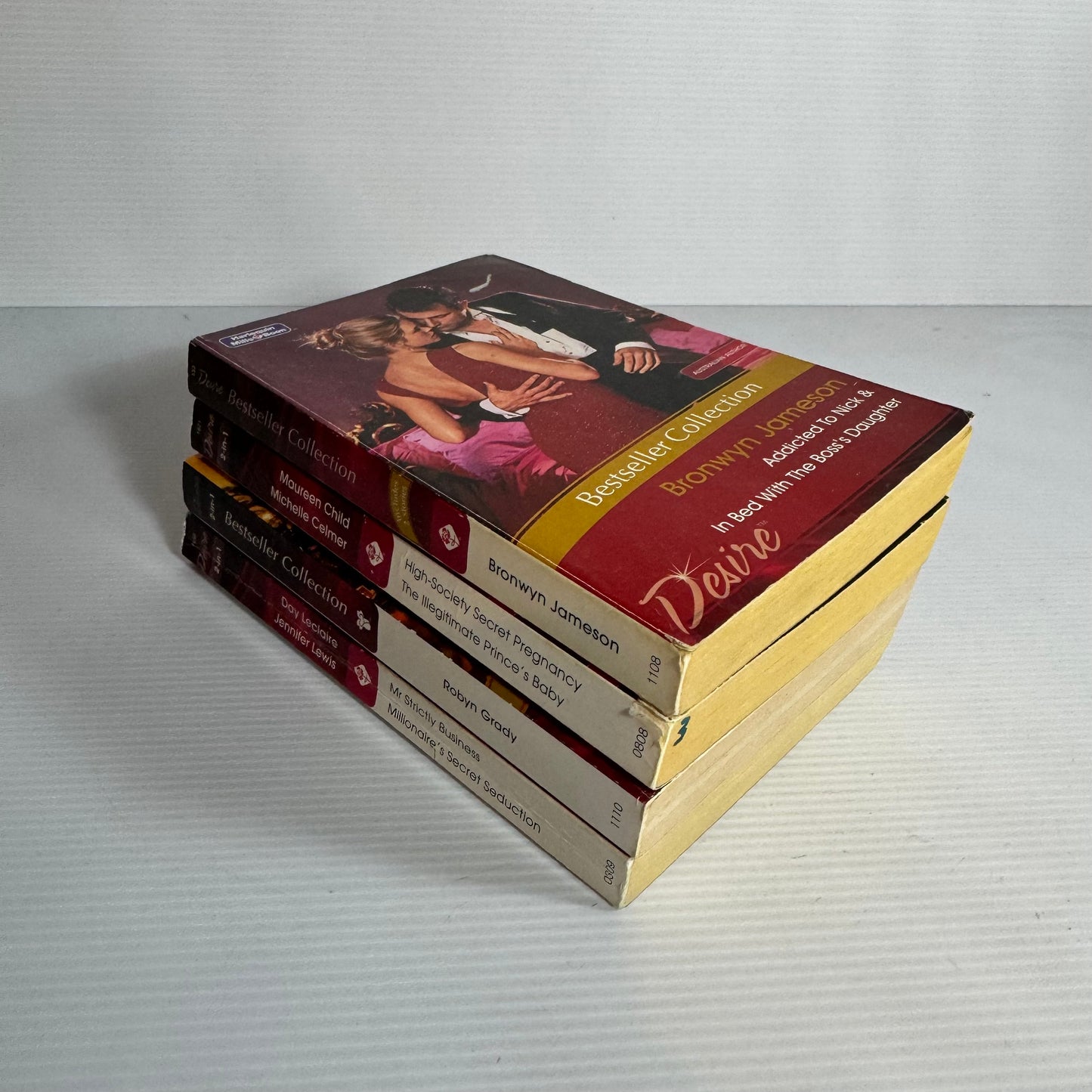 Mills & Boon Desire Book Bundle x 4 Books : 8 Stories (3163)