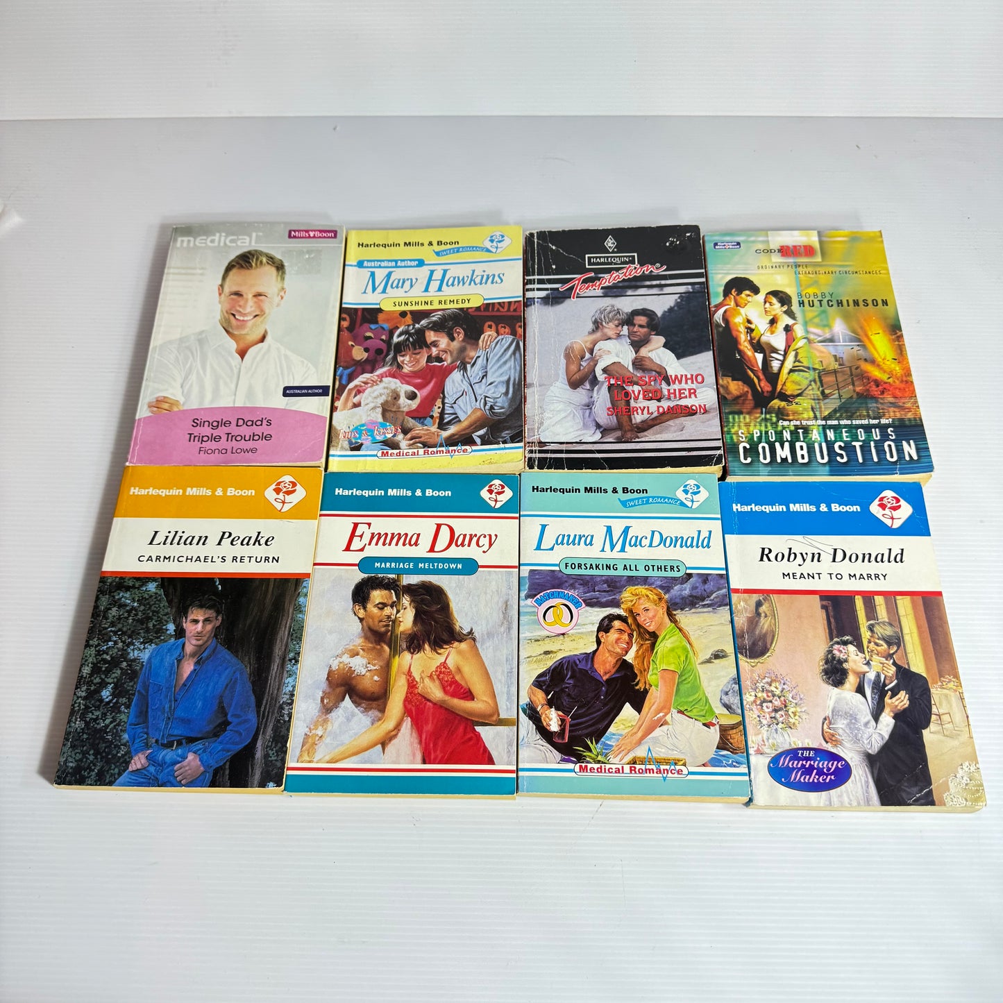 Mills & Boon Mixed Genre Book Bundle x 8 Books (3147)