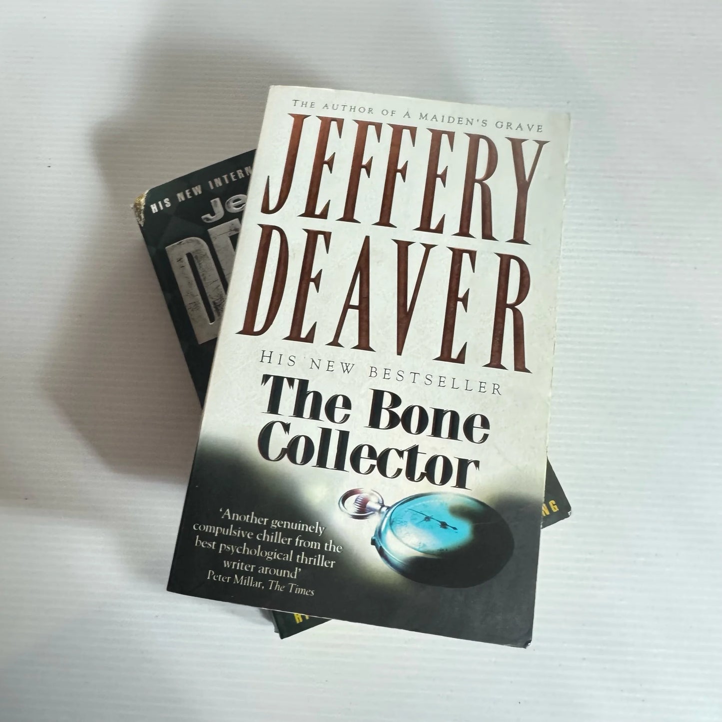 Jefferey Deaver Book Bundle x 2 Books : The Bone Collector & The Vanished Man (2232)