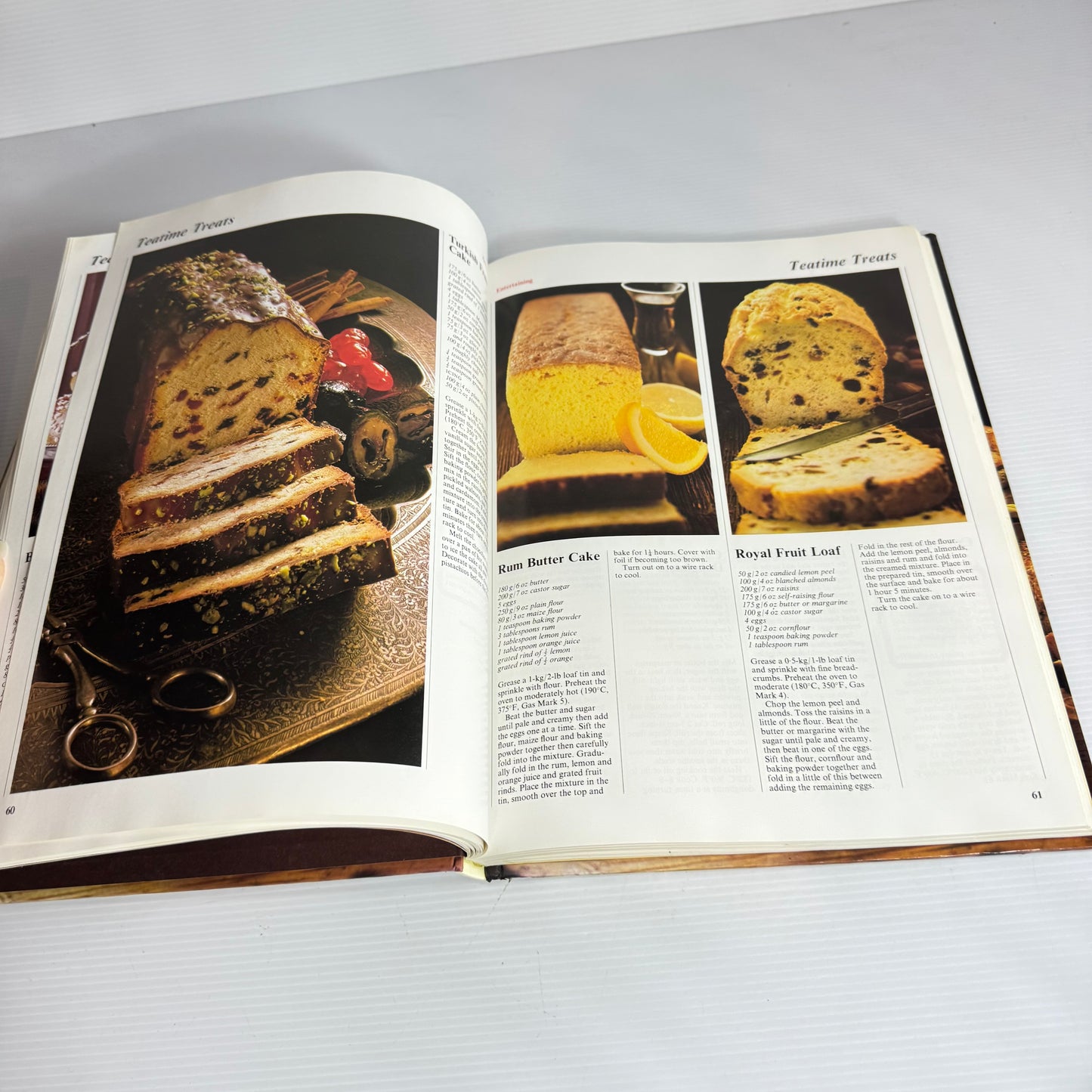 Baking Cookbook Bundle x 2 : The Best of Baking & Baking : Easy-to-Make Great Home Bakes - Carole Clements(3214)