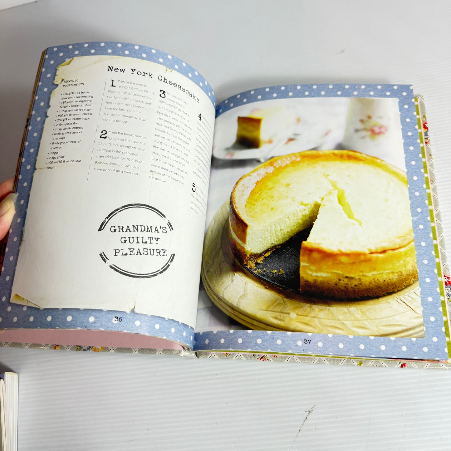 Baking Book Bundle x 3 : Cake Bible, Sweet and Simple Chocolate, Grandma's Sweet Treats (3206)