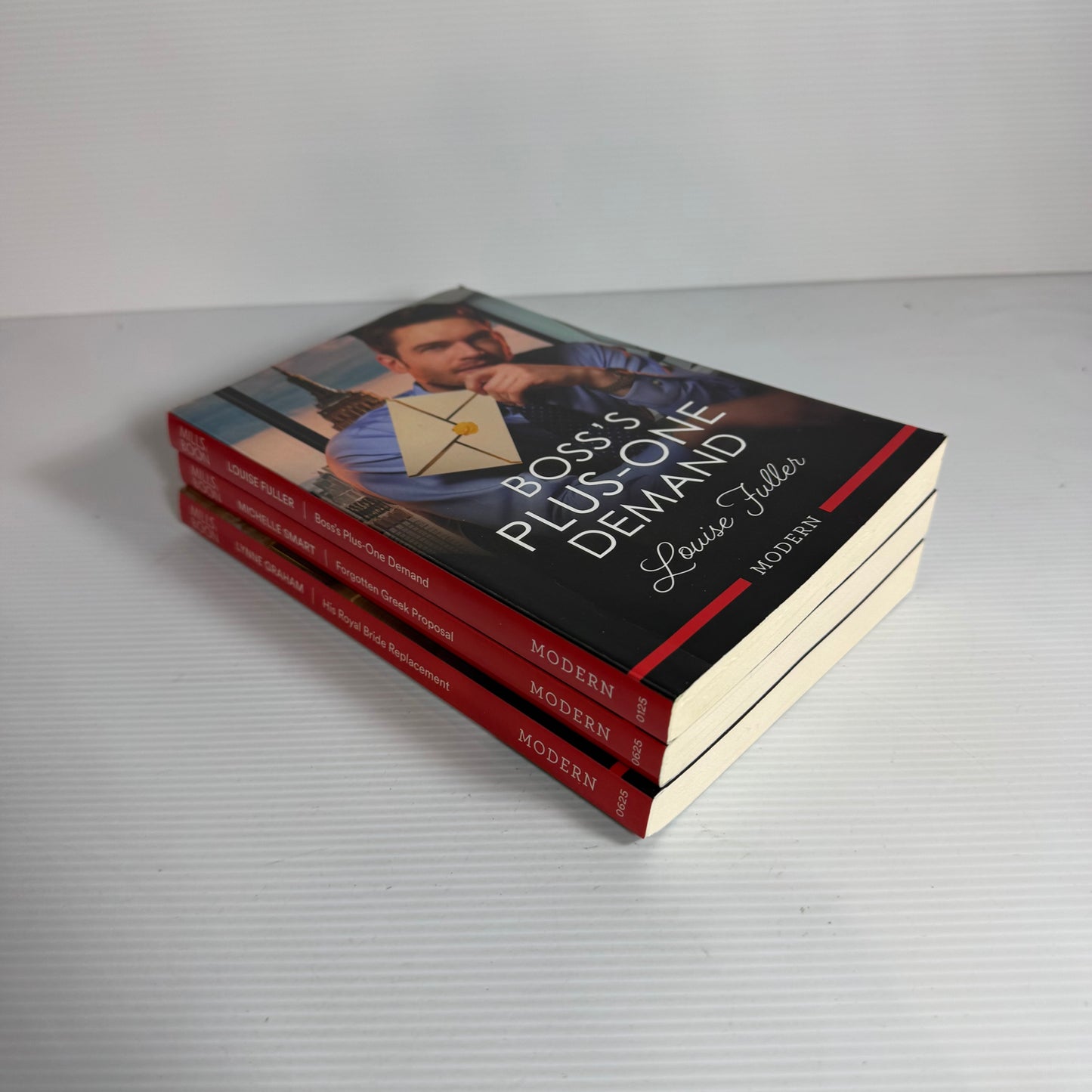 Mills & Boon Modern Large Book Bundle x 3 Books (3139)