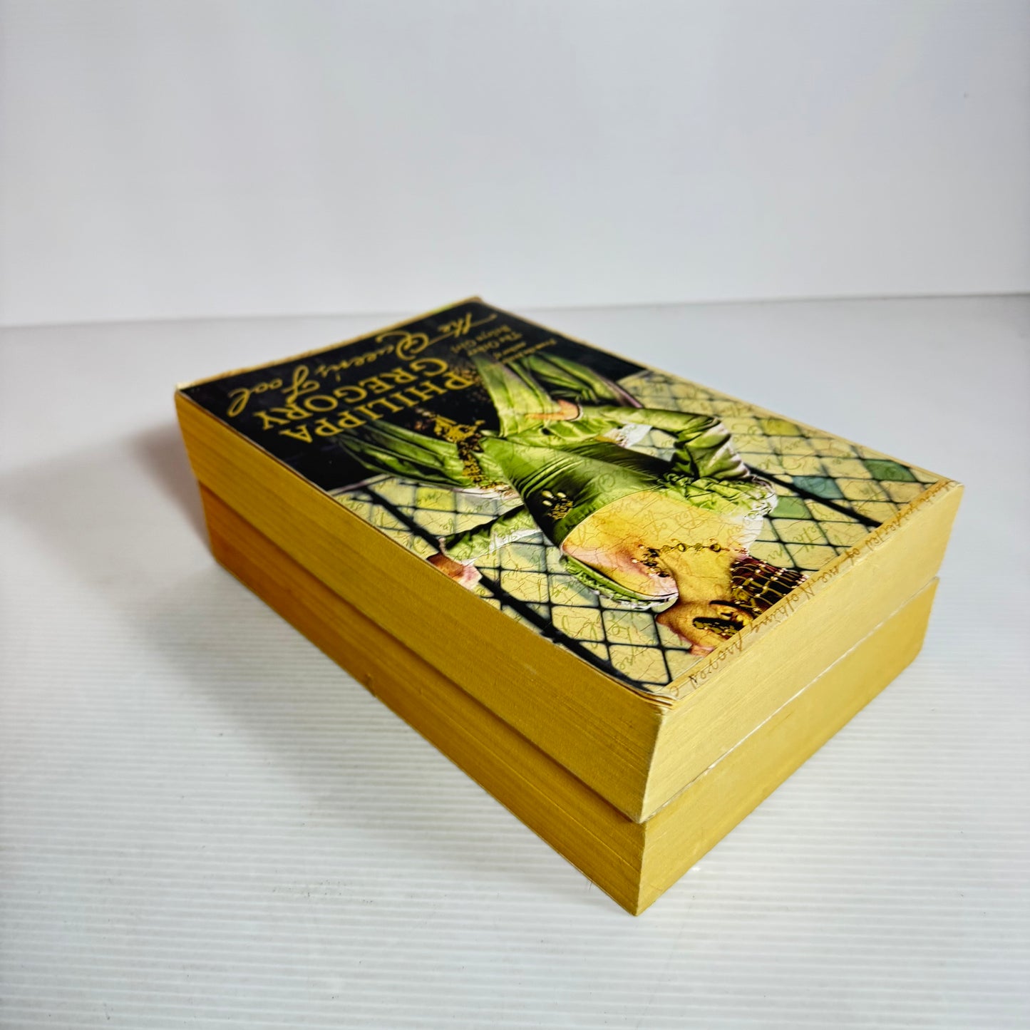 Philippa Gregory Book Bundle x 2 : The Constant Princess & The Queen's Fool (2433)