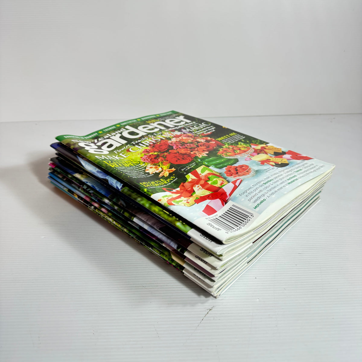 New Zealand Gardener Magazine x 11 : 2025 Jan, Feb, March, May, June, July Aug, Sept, Oct,  Nov, Dec (3329)
