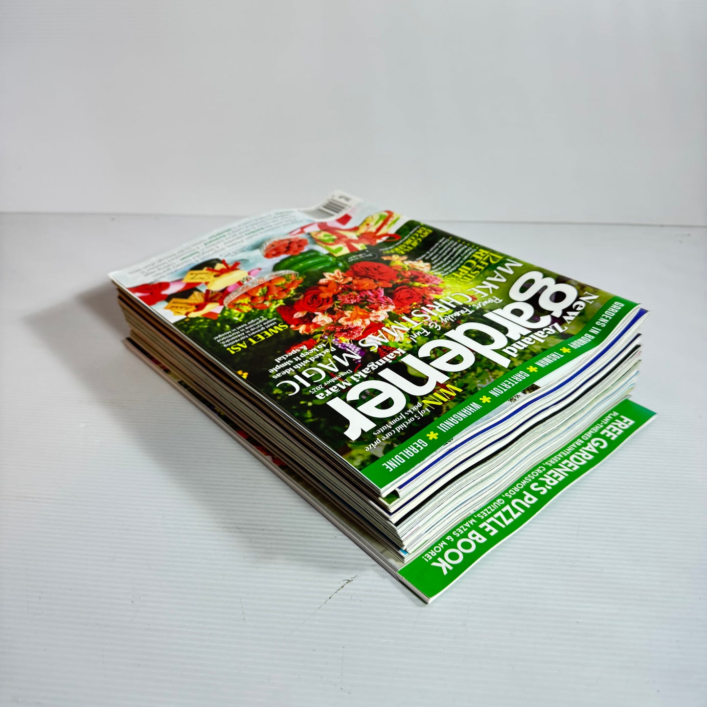 New Zealand Gardener Magazine x 11 : 2025 Jan, Feb, March, May, June, July Aug, Sept, Oct,  Nov, Dec (3329)