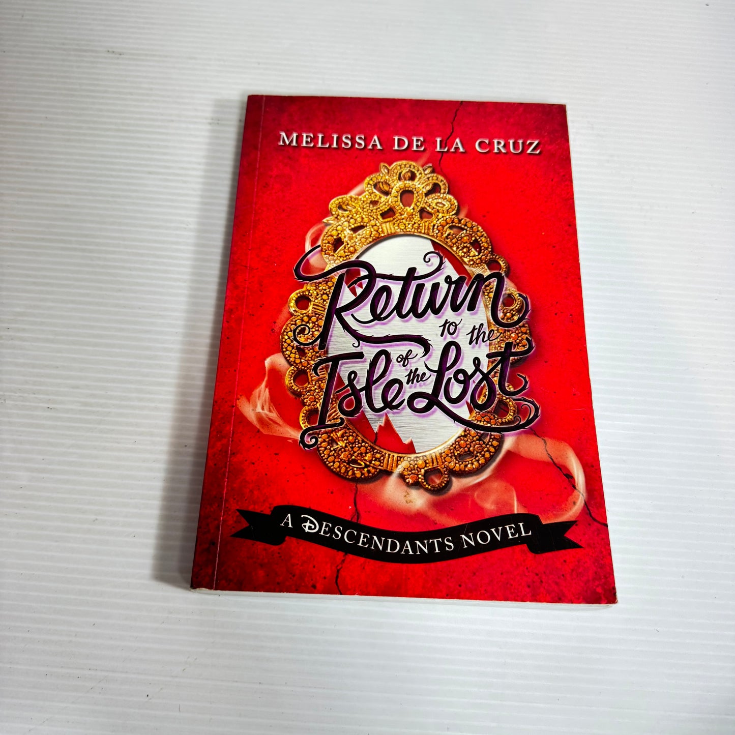 Return to the Isle of the Lost - Melissa De La Cruz