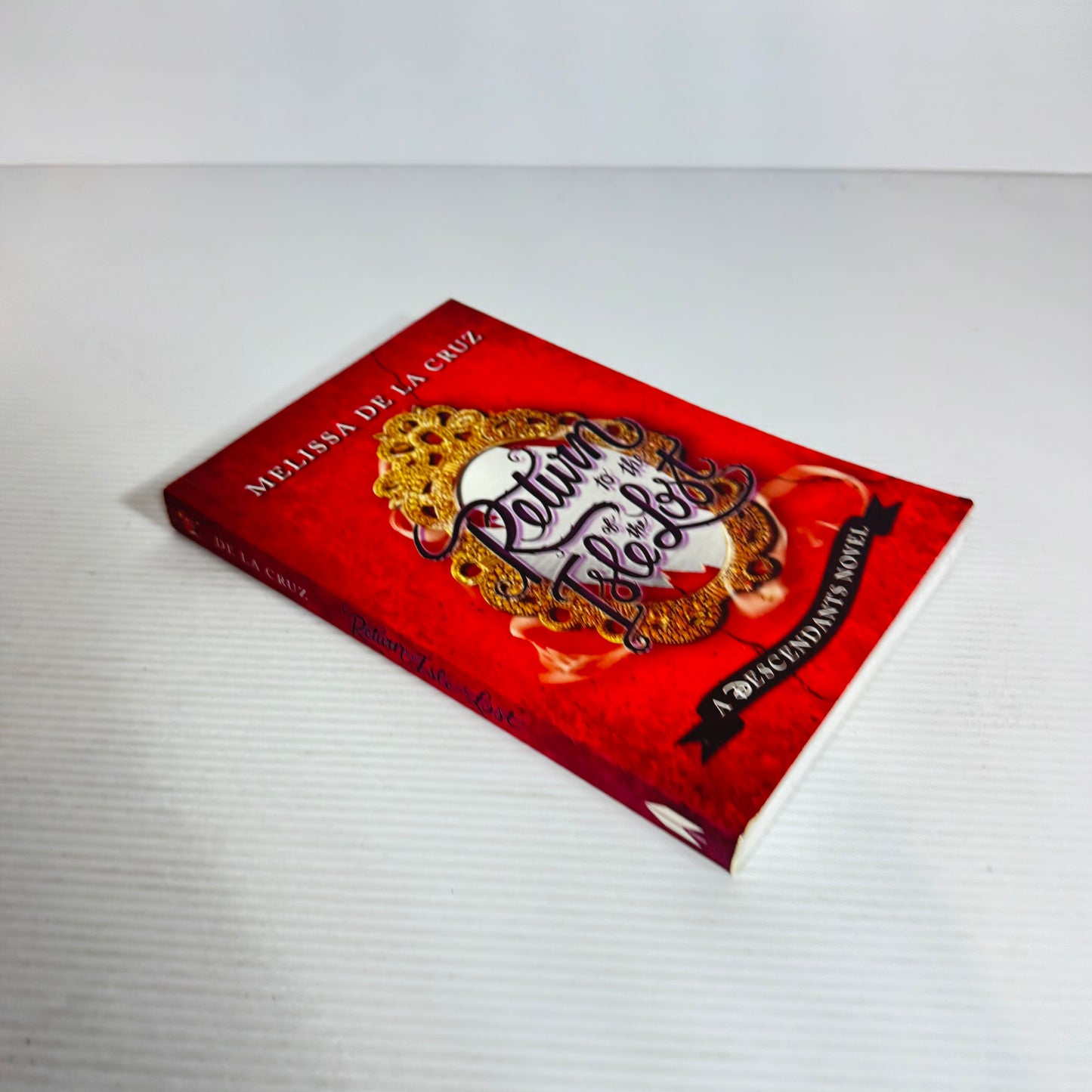 Return to the Isle of the Lost - Melissa De La Cruz