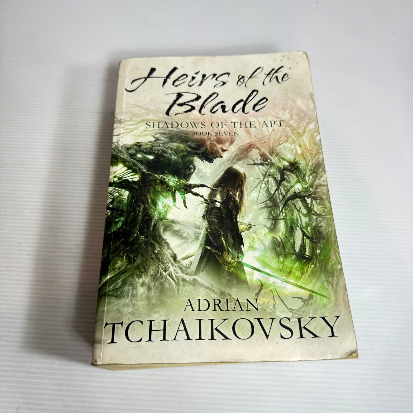Heirs of the Blade : Shadows of the Apt Book 7 - Adrian Tchiakovsky
