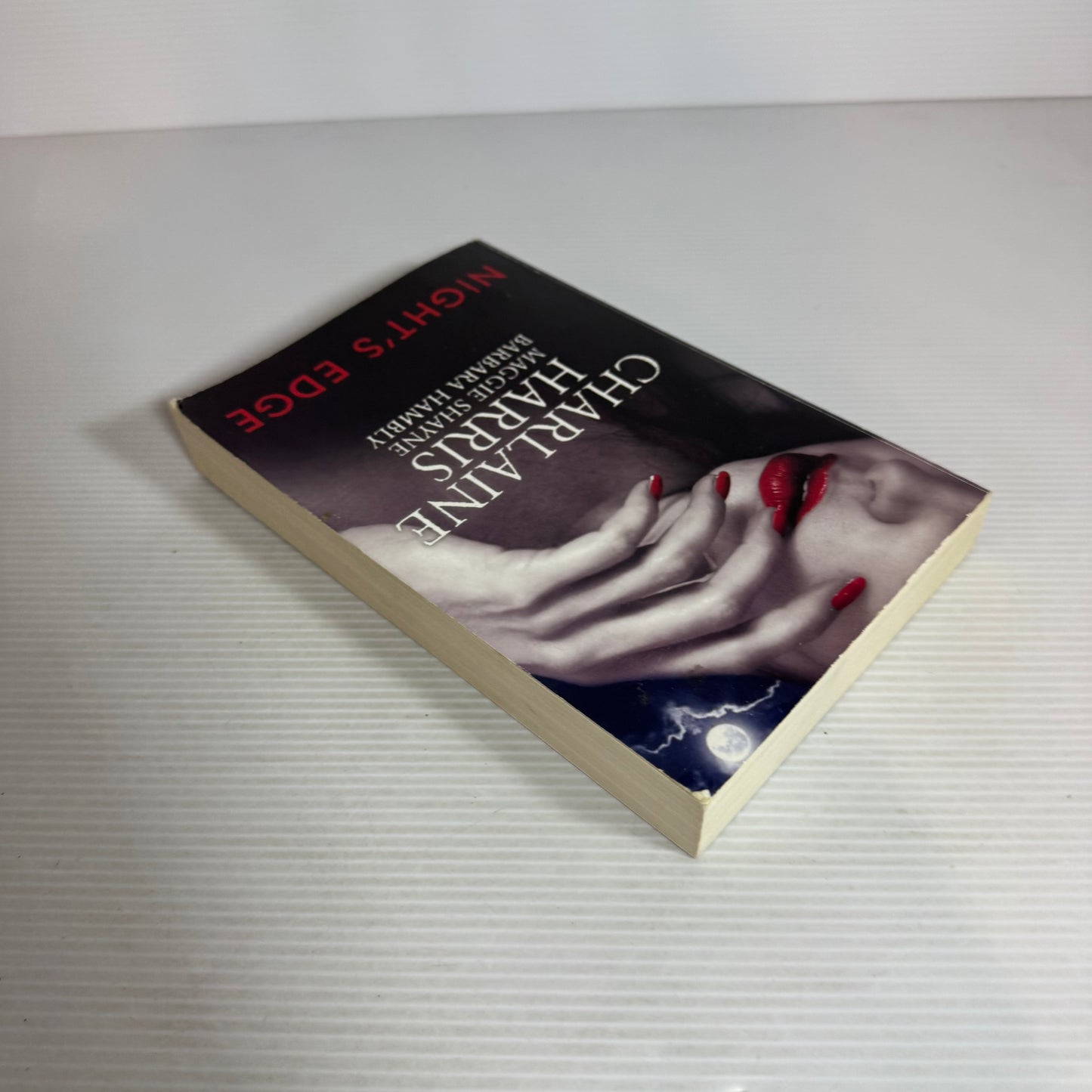 Night's Edge - Charlaine Harris