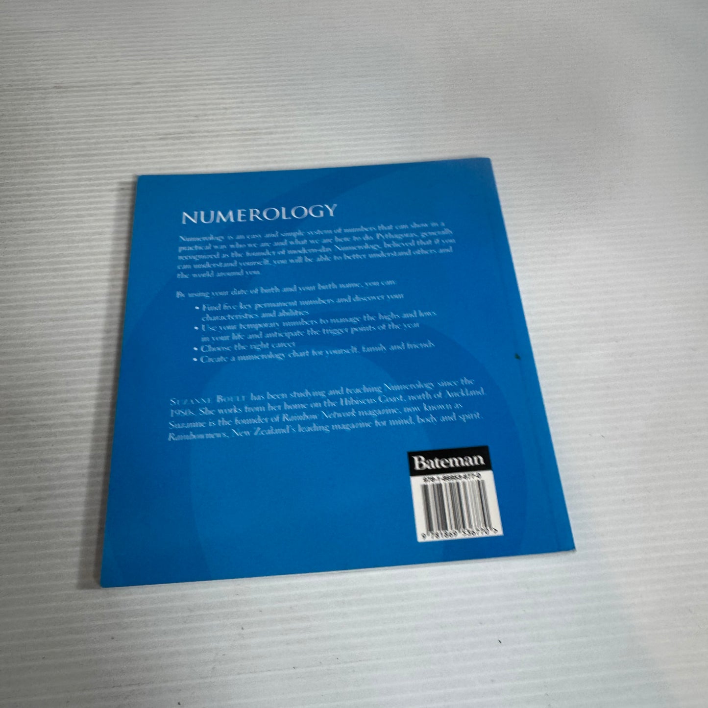 Numerology  : A Simple Guide to Understanding Yourself - Suzanne Boult